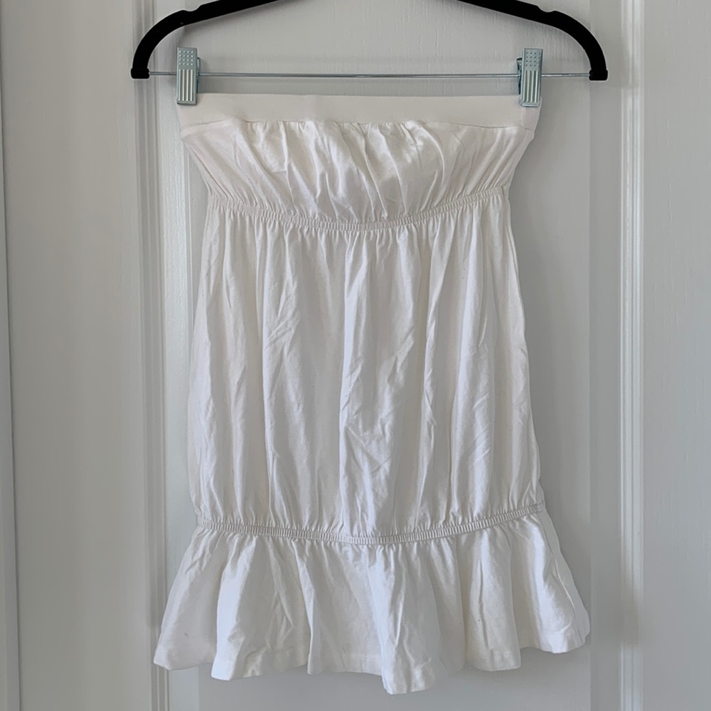 NWOT MODA INTERNATIONAL White Peplum Built-In Shelf Bra Tube Top Size XS